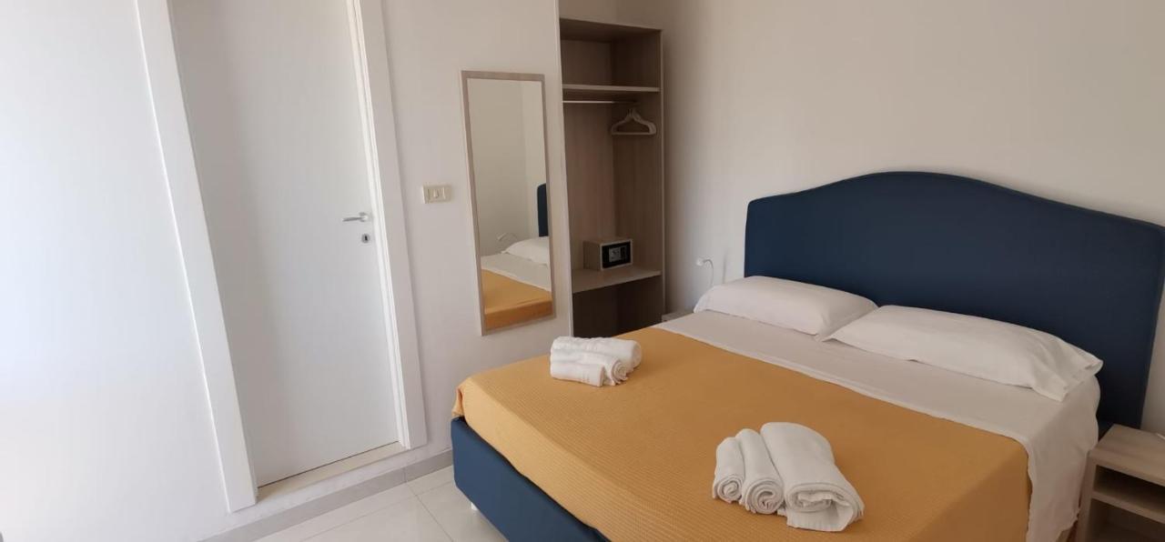 Hotel Mare Blu Torre dell'Orso Eksteriør bilde