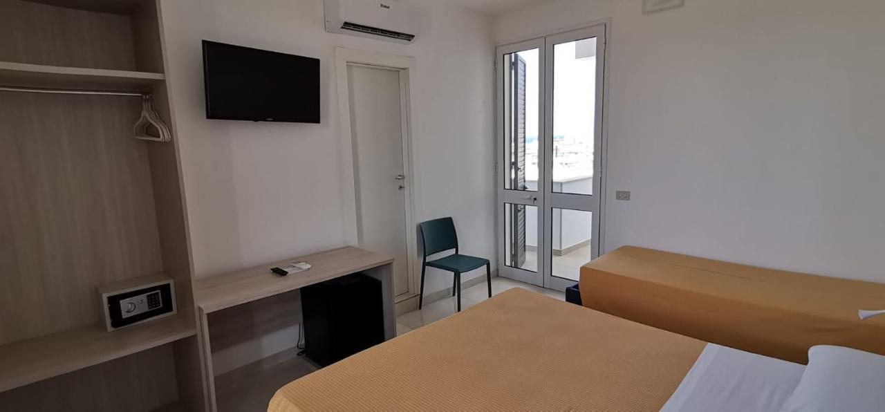 Hotel Mare Blu Torre dell'Orso Eksteriør bilde